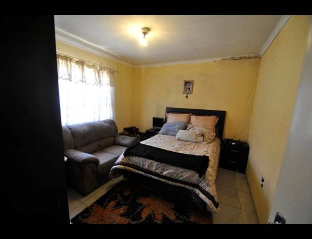 3 BEDROOM HOUSE FOR SALE IN DAWN PARK